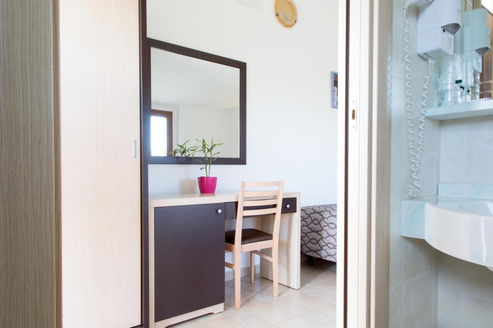 Albergo Il Giardino Foce Varano Ngoại thất bức ảnh