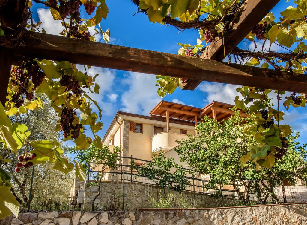 Albergo Il Giardino Foce Varano Ngoại thất bức ảnh
